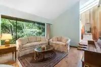 4262 YUCULTA CRESCENT - thumbnail 6