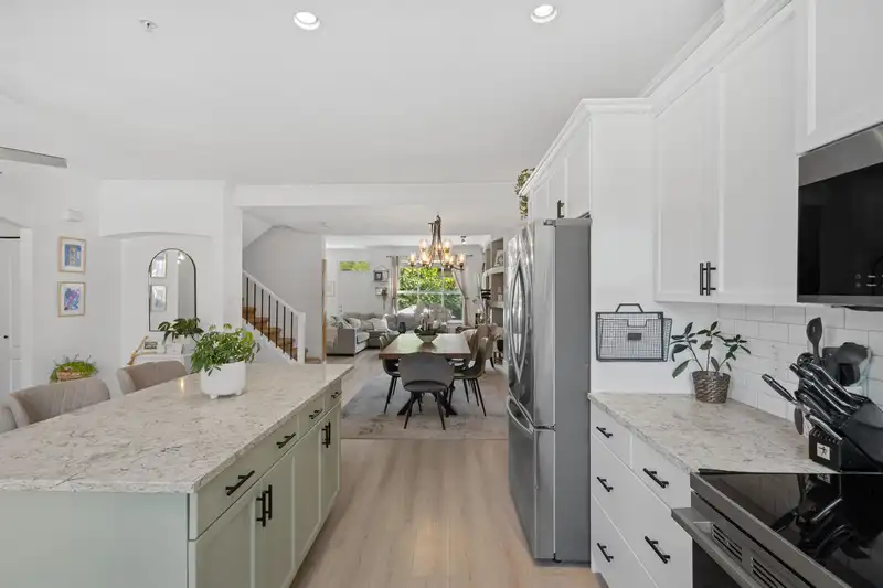 20 11720 COTTONWOOD DRIVE - photo 2 of 39