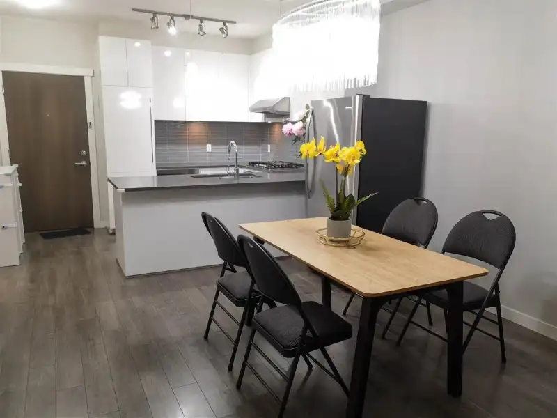 118 9399 ALEXANDRA ROAD - photo 1 of 28