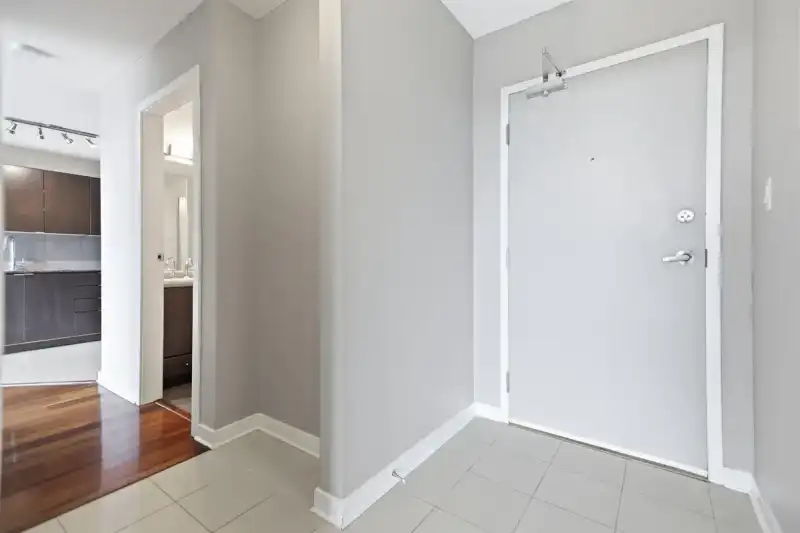 3105 13618 100 AVENUE - photo 3 of 31
