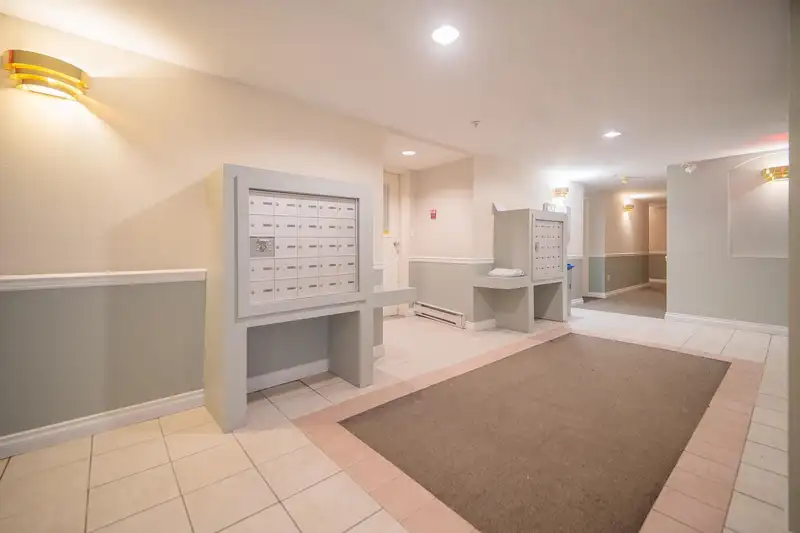 111 14355 103 AVENUE - photo 4 of 28