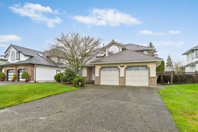 4552 217A STREET - photo 2 of 34