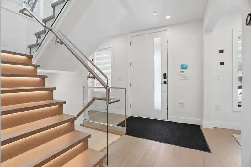 72 E 57TH AVENUE - photo 3 of 38