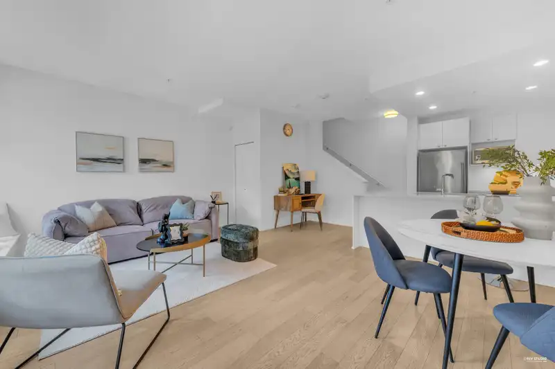 11 3231 NOEL DRIVE - photo 4 of 31