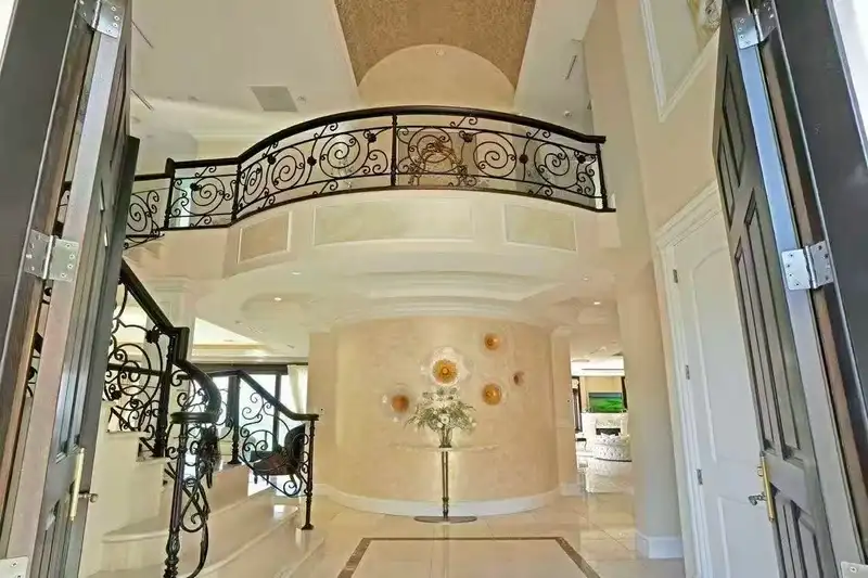 1356 CAMMERAY ROAD - photo 3 of 40