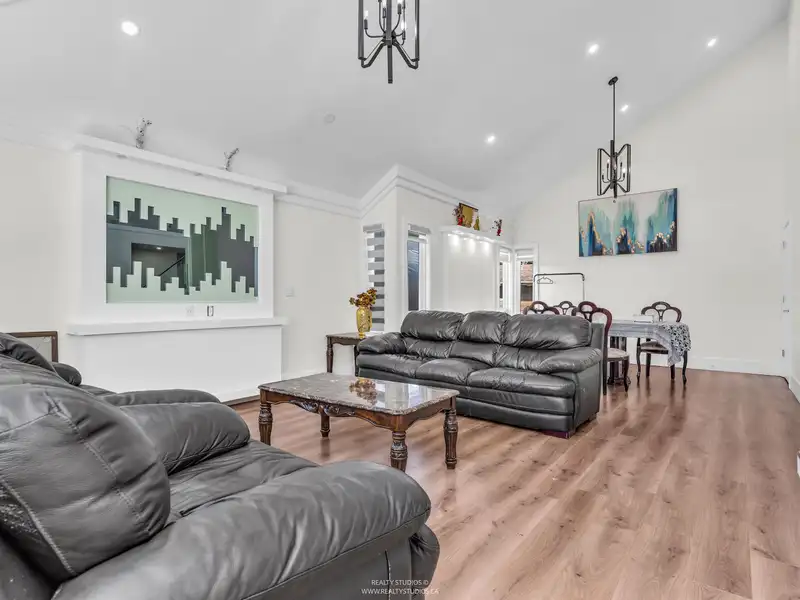 5775 184A STREET - photo 3 of 39
