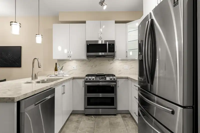 210 20376 86 AVENUE - photo 2 of 27