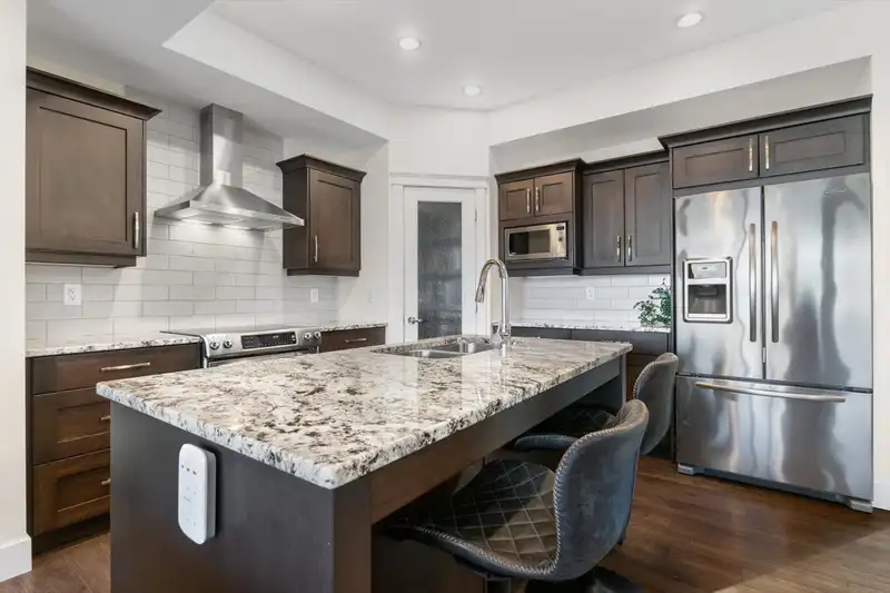 5486 MACLACHLAN PLACE - photo 3 of 40