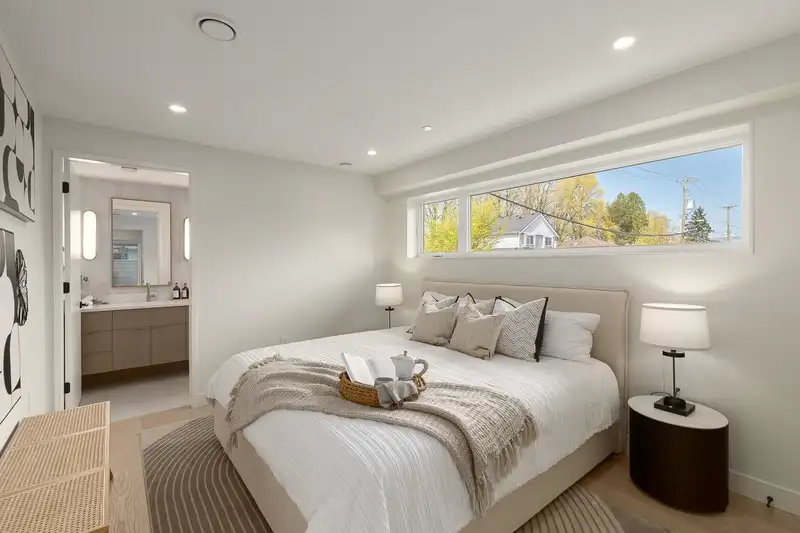 2652 E 38TH AVENUE - photo 3 of 19