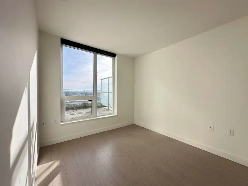 1009 455 SW MARINE DRIVE - photo 3 of 10