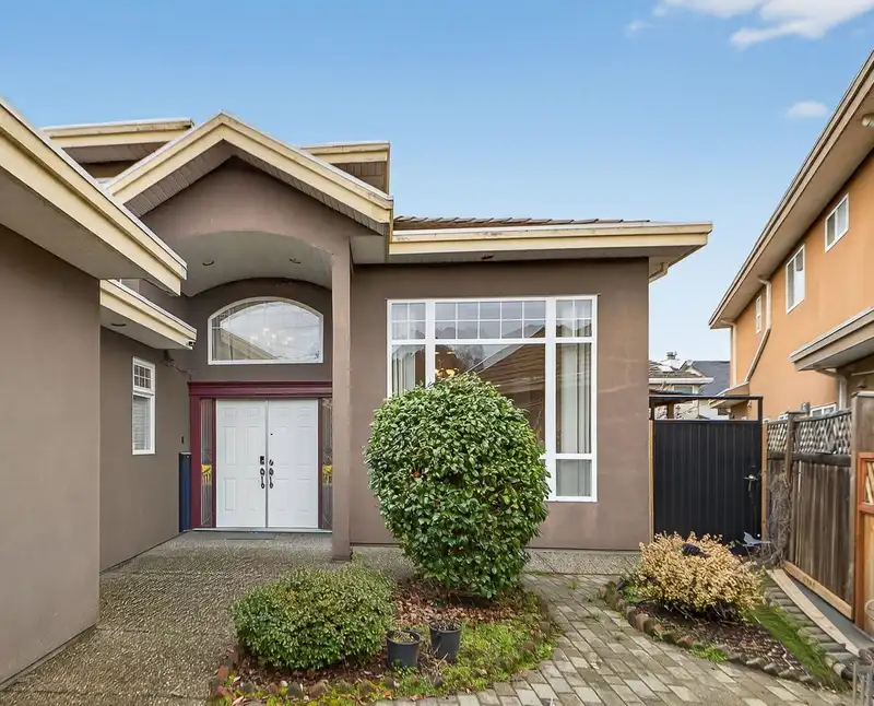 10099 RUSKIN ROAD - photo 2 of 40