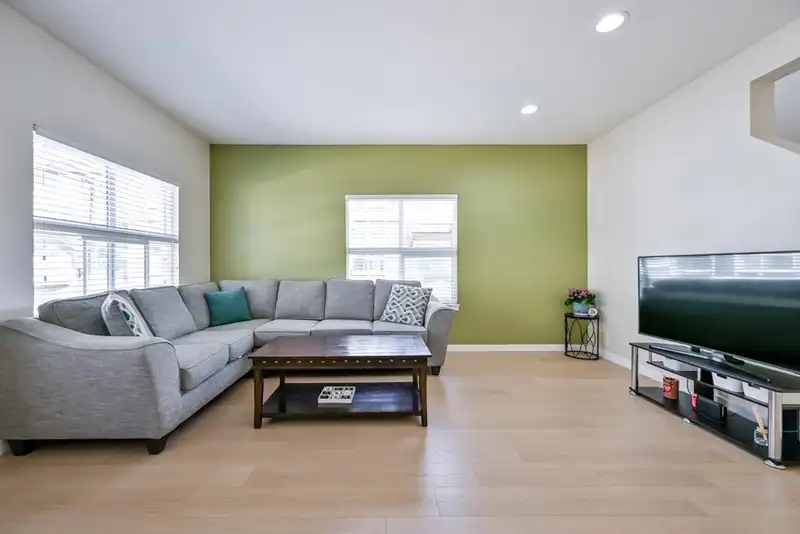 56 12677 63 AVENUE - photo 3 of 29