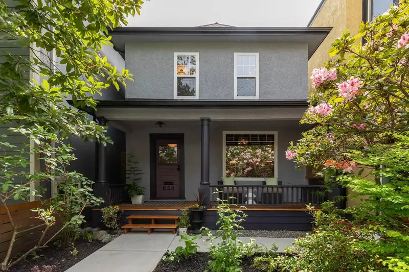 838 E PENDER STREET - photo 1 of 40