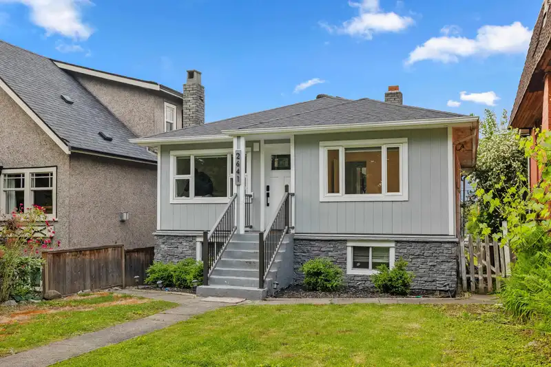 2641 E 5TH AVENUE - photo 2 of 40