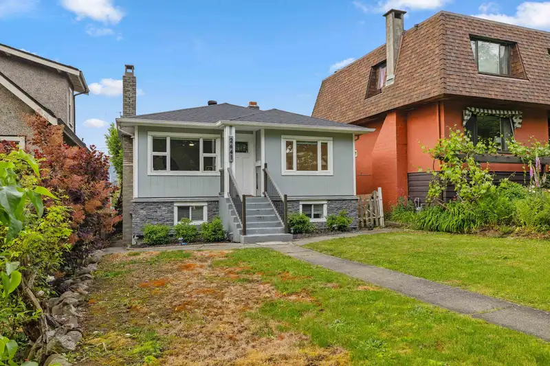 2641 E 5TH AVENUE - photo 3 of 40