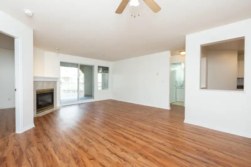 116 20894 57 AVENUE - photo 3 of 31