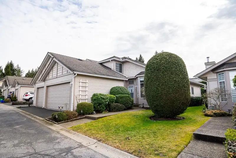 94 9012 WALNUT GROVE DRIVE - photo 2 of 34