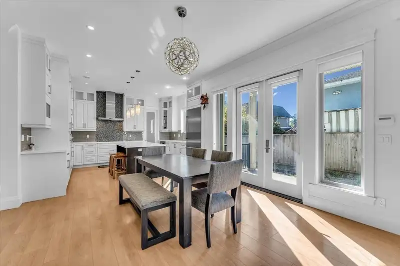 2268 LATIMER AVENUE - photo 1 of 40