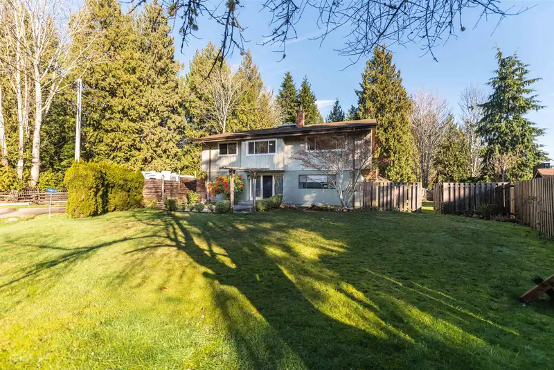 7862 EAGLE DRIVE - photo 1 of 40