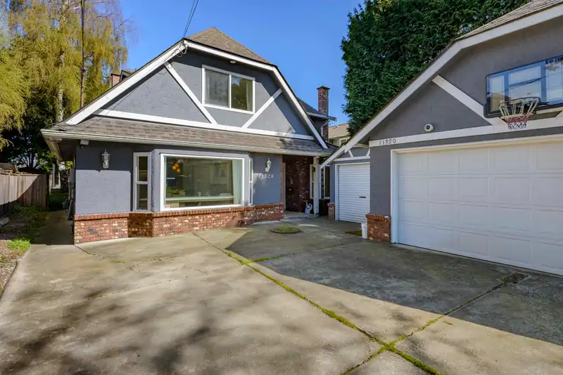 11320 NO. 1 ROAD - photo 2 of 34