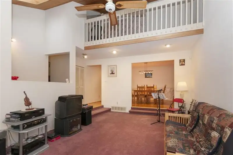 2147 GRANT AVENUE - photo 4 of 20