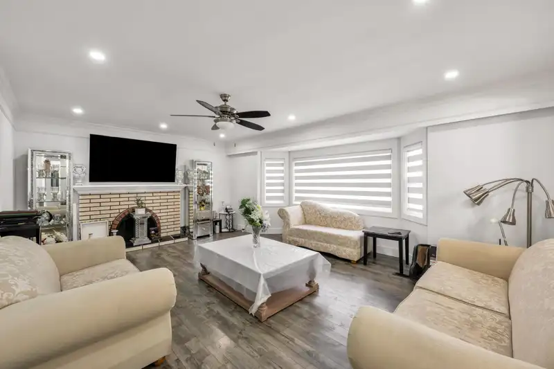 8303 118 STREET - photo 3 of 40