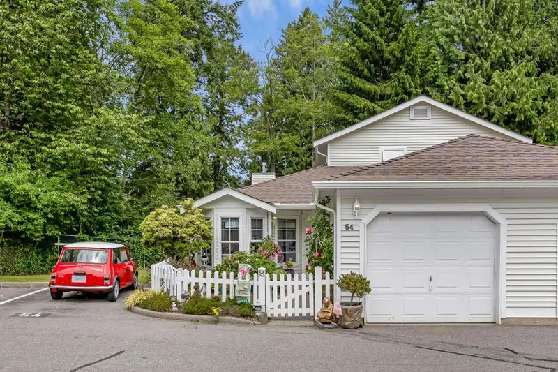 54 6537 138 STREET - photo 2 of 27