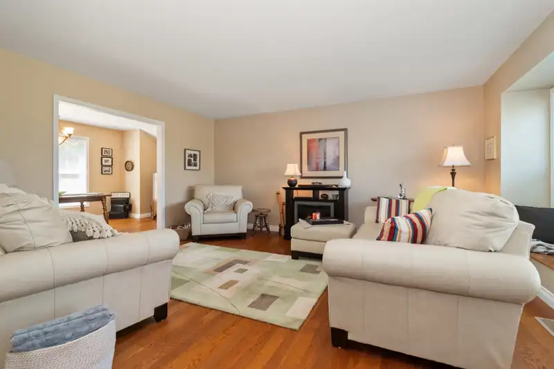 46054 BRITTON AVENUE - photo 3 of 29