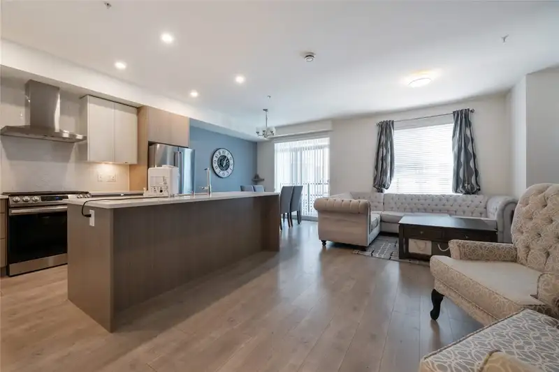 89 7947 209 STREET - photo 2 of 28