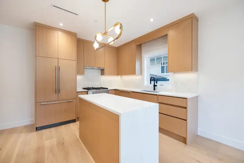 263 W 6TH STREET - photo 4 of 21