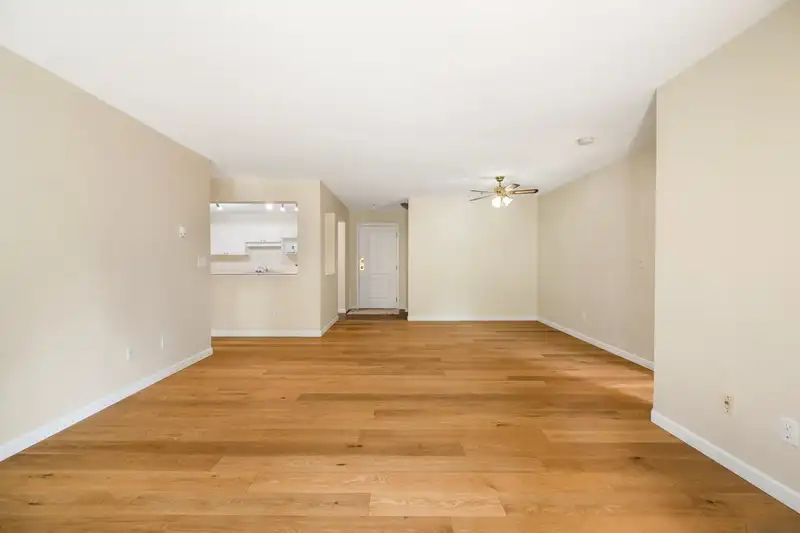 120 20894 57 AVENUE - photo 3 of 22