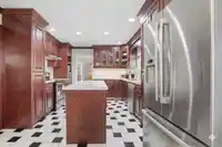 716 CRANE PLACE - thumbnail 5