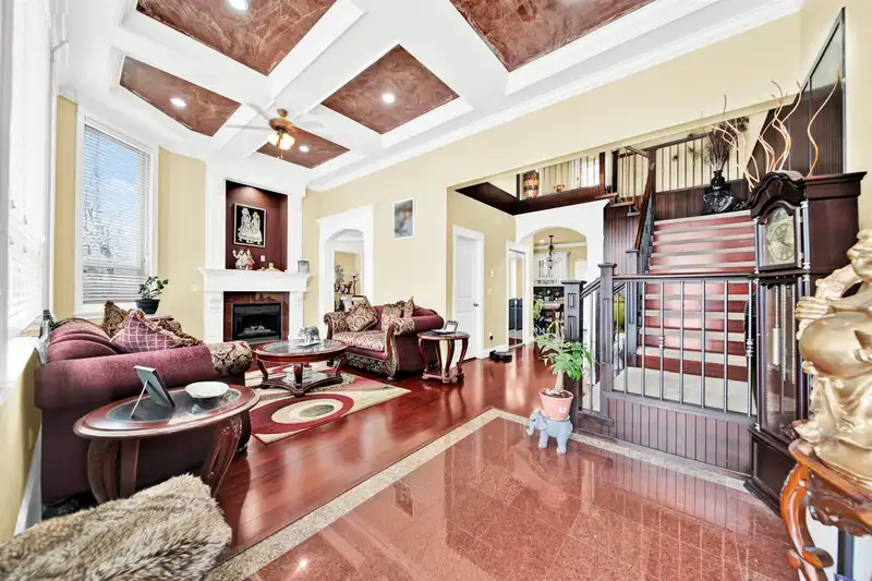 14049 GROSVENOR ROAD - photo 2 of 32
