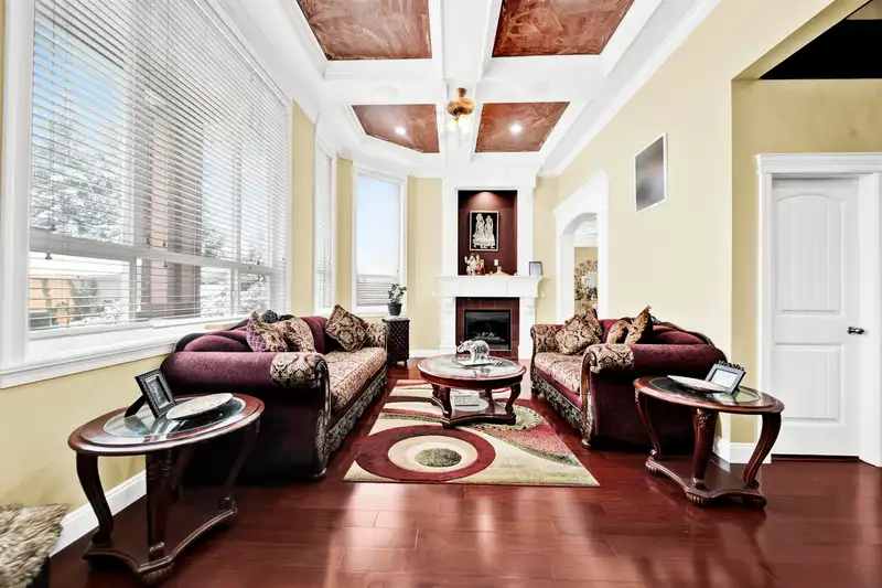14049 GROSVENOR ROAD - photo 3 of 32