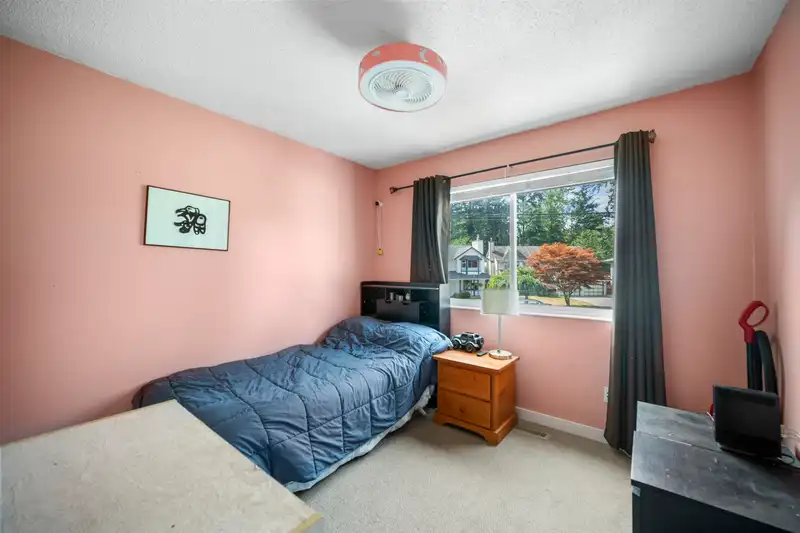 14083 66 AVENUE - photo 3 of 40