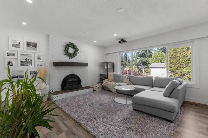 20334 38A AVENUE - photo 4 of 40