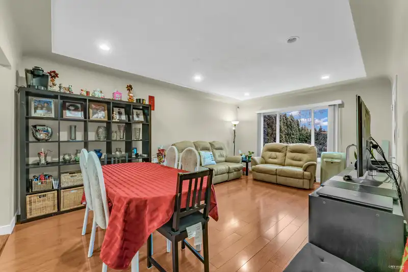 3951 SLOCAN STREET - photo 4 of 26