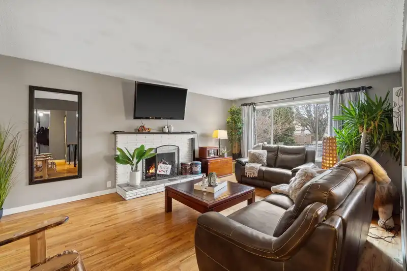 4900 200TH STREET - photo 3 of 40