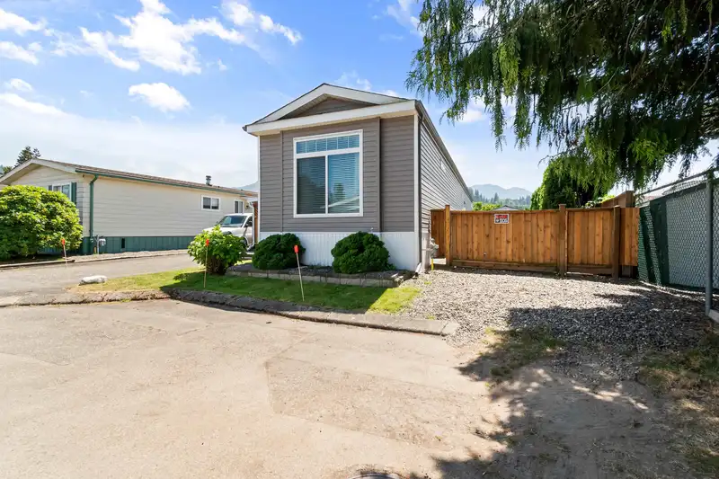 93 6338 VEDDER ROAD - photo 3 of 29