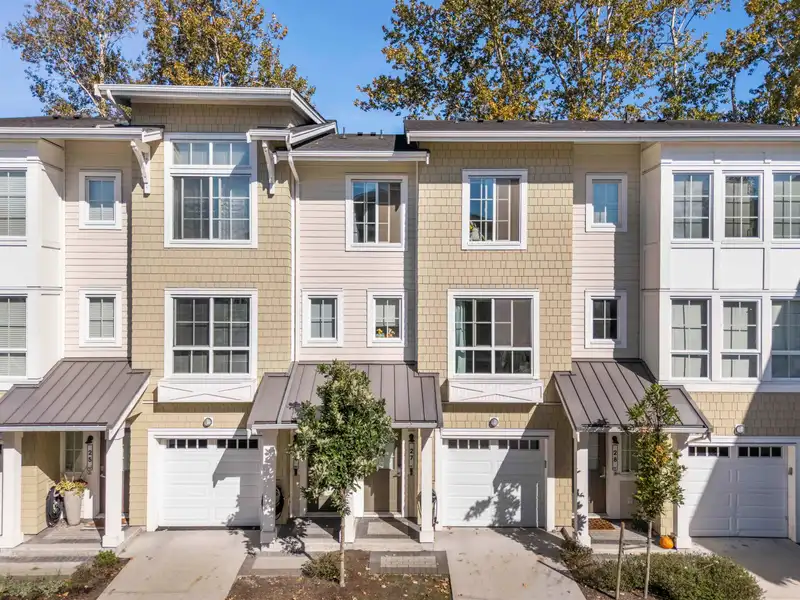 27 5551 ADMIRAL WAY - photo 1 of 36