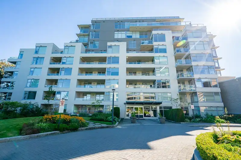 005 9298 UNIVERSITY CRESCENT - photo 1 of 38