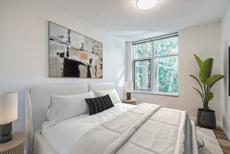 005 9298 UNIVERSITY CRESCENT - photo 2 of 38