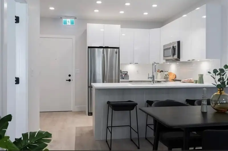 426 20360 LOGAN AVENUE - photo 3 of 31