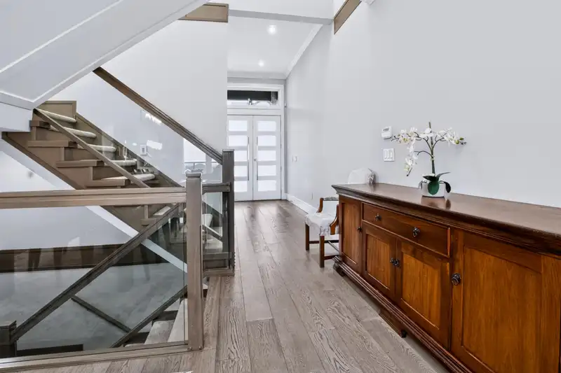 16772 16A AVENUE - photo 3 of 39