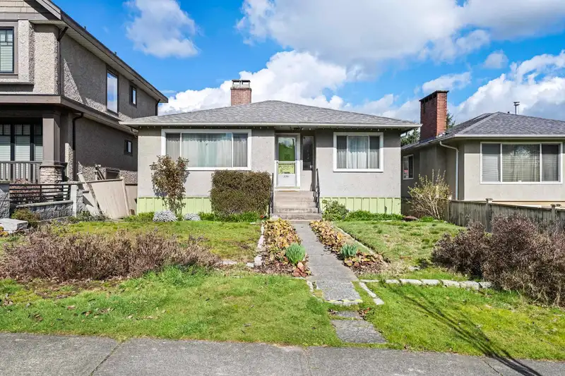 3281 E 2ND AVENUE - photo 1 of 33