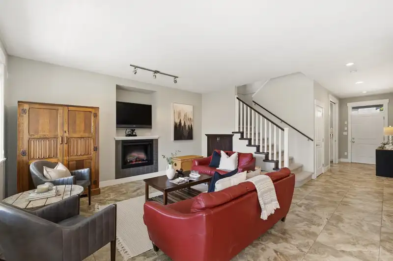 2558 BURIAN DRIVE - photo 3 of 36