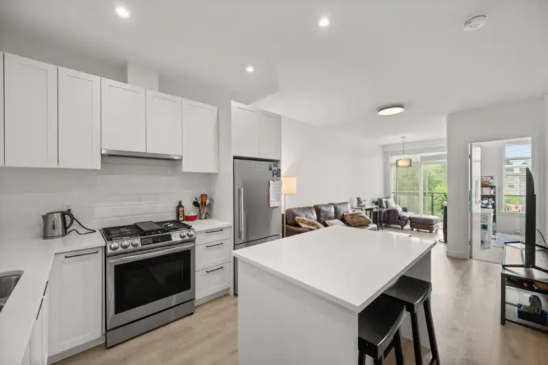 424 5415 BRYDON CRESCENT - photo 3 of 20