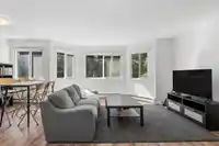 405 9880 MANCHESTER DRIVE - thumbnail 3
