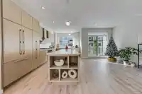 16 5311 ADMIRAL WAY - thumbnail 5