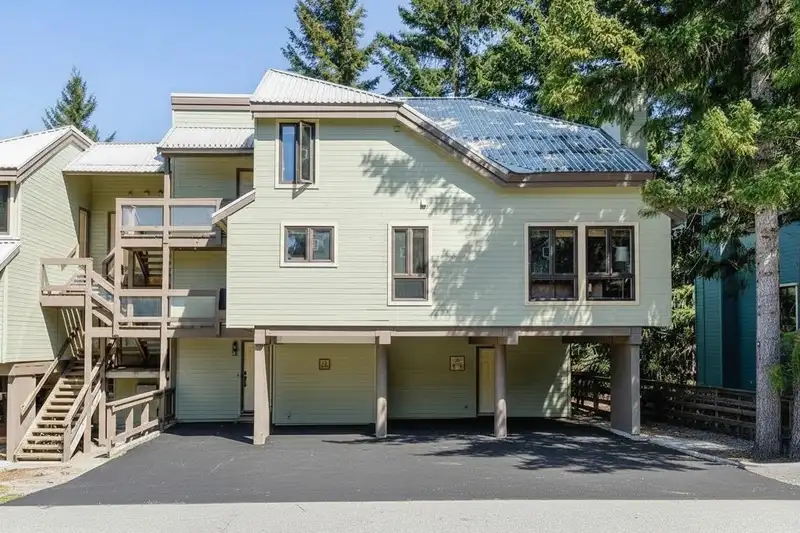 18 6125 EAGLE DRIVE - photo 1 of 22
